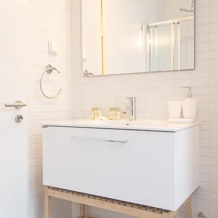 Bairro Alto Charming Bright With Ac Elevator Apartment