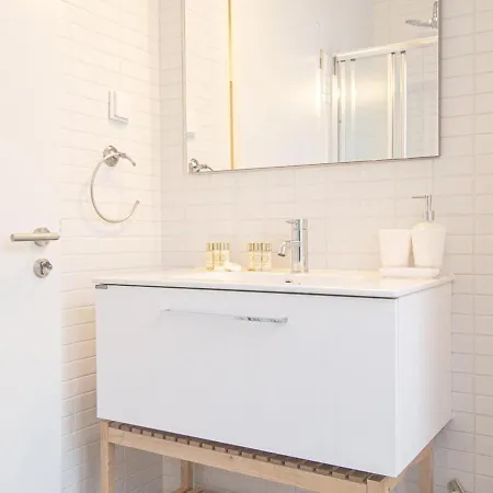 Bairro Alto Charming Bright With Ac Elevator Апартаменты *